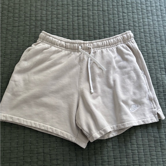Nike sweatshorts - Picture 1 of 2